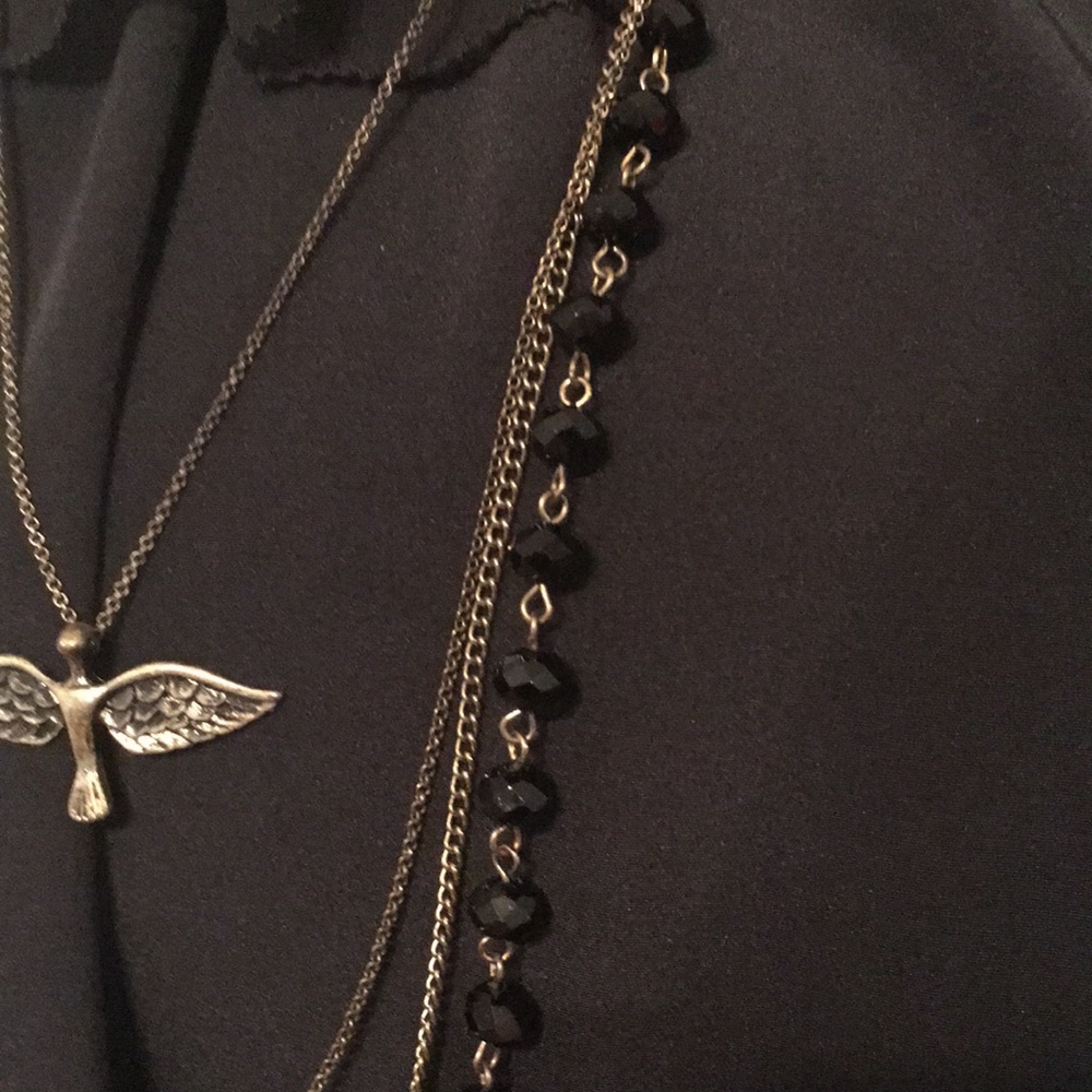 Boho bird in flight necklace black beads - Picture 3 of 6